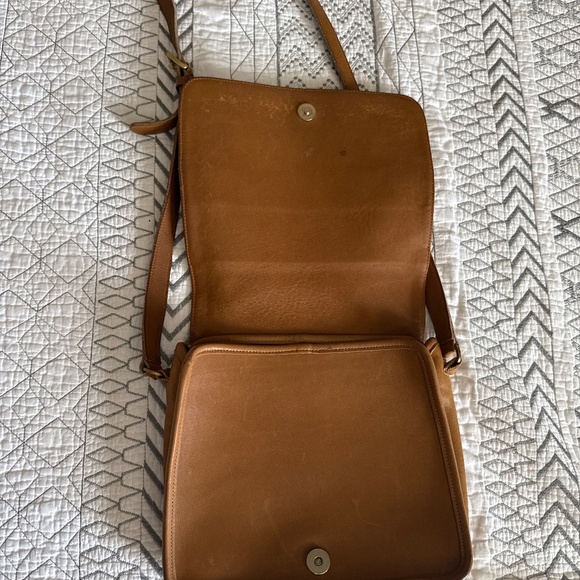 VINTAGE COACH 9092 Tribeca Stitch Flap Black Leather Crossbody - Picture 2 of 4